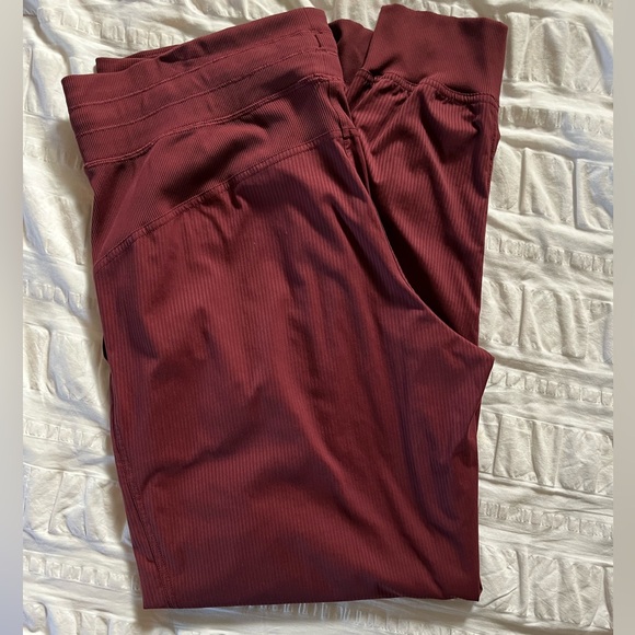 Lululemon Dance Studio Mid-Rise Jogger Full Length Garnet Burgundy Size 12 EUC - Picture 8 of 11